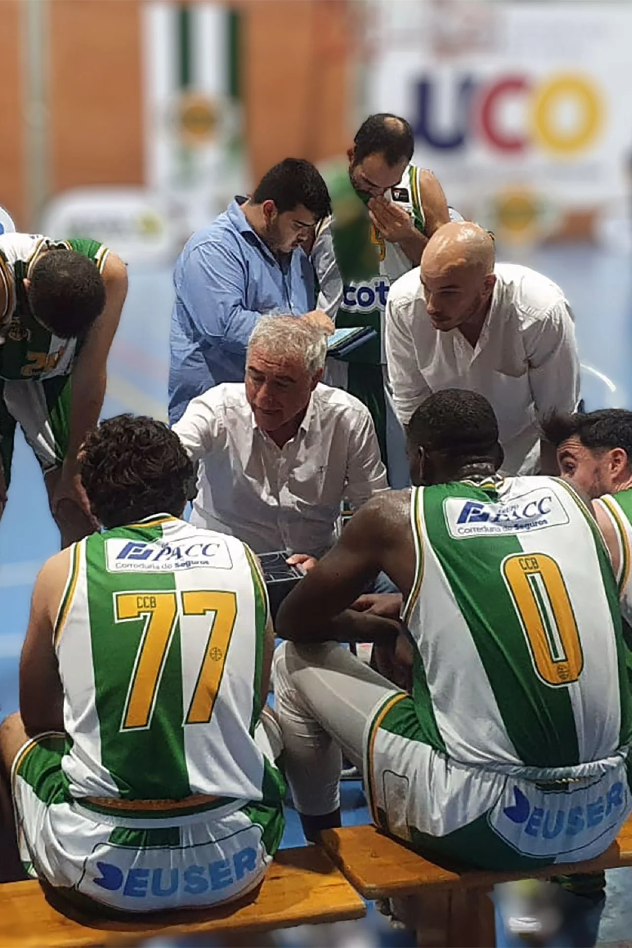  Miguel Ángel dando instrucciones durante el partido frente a Mijas. 