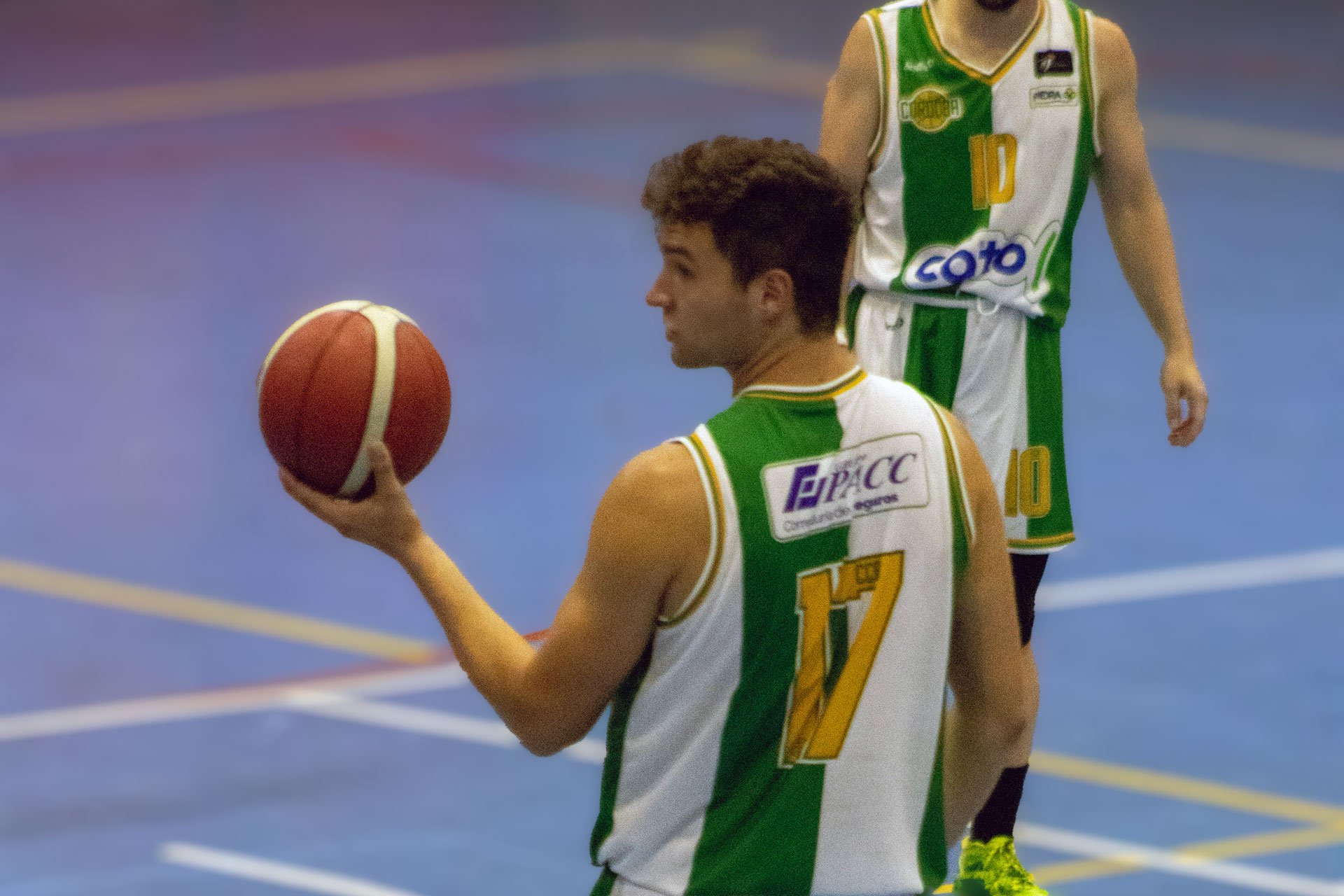 Oportunidad para seguir creciendo Valeriu Cazacu, con el 17 a la espalda.
