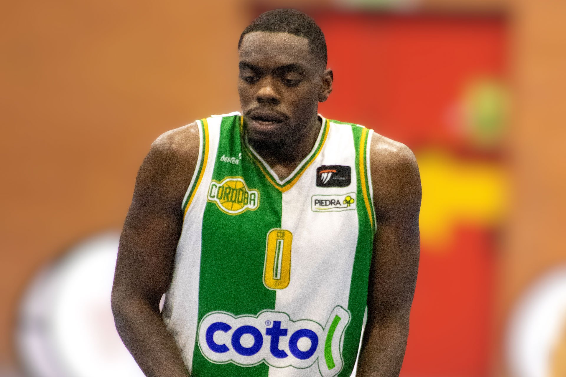 Con algo más que el honor en juego Xavier Newson en la línea de tiros libres.