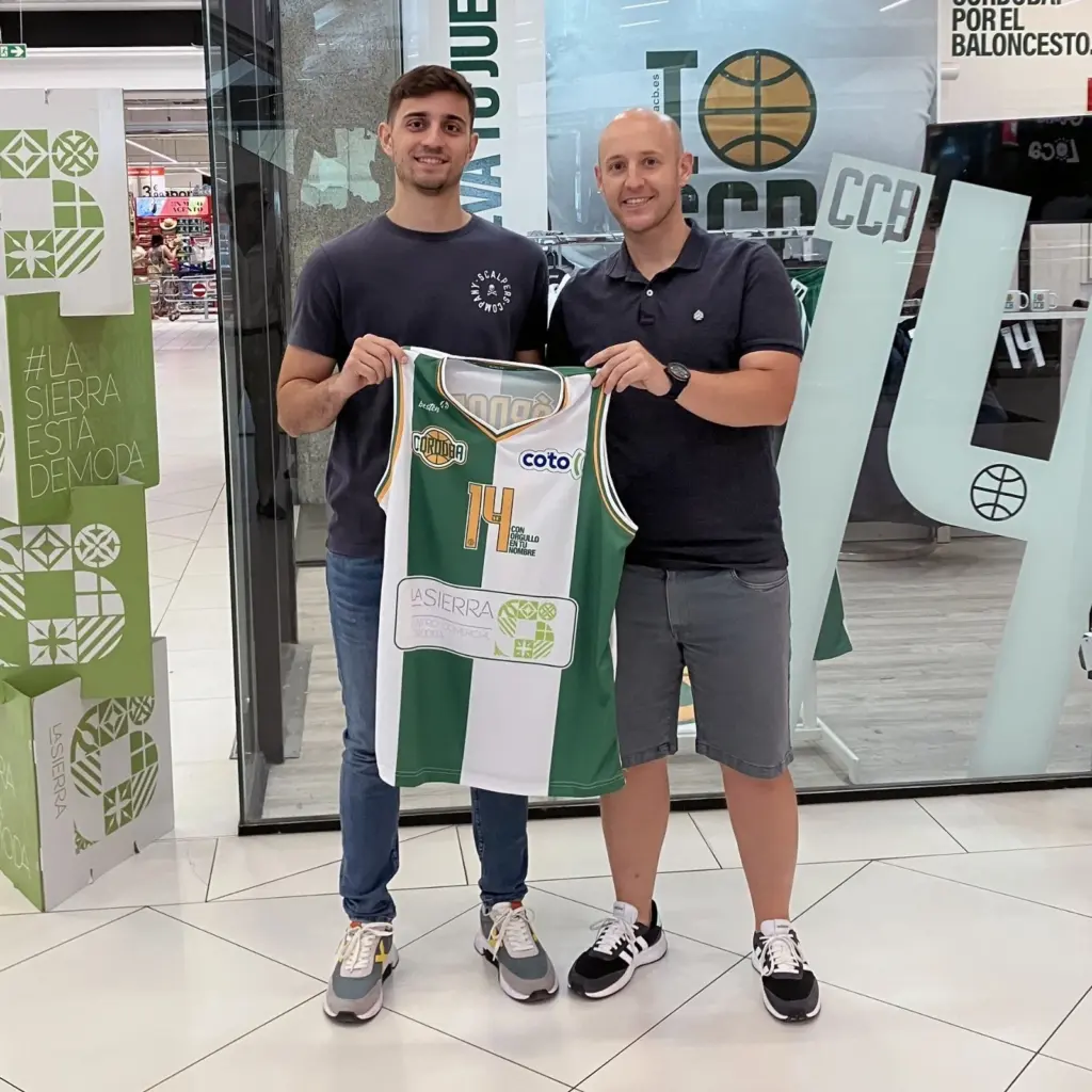 Lucas Muñoz se presenta oficialmente como jugador del coto con el objetivo de “devolver al baloncesto cordobés al lugar que merece\" attachment 64ba90d520570156858b6ab3