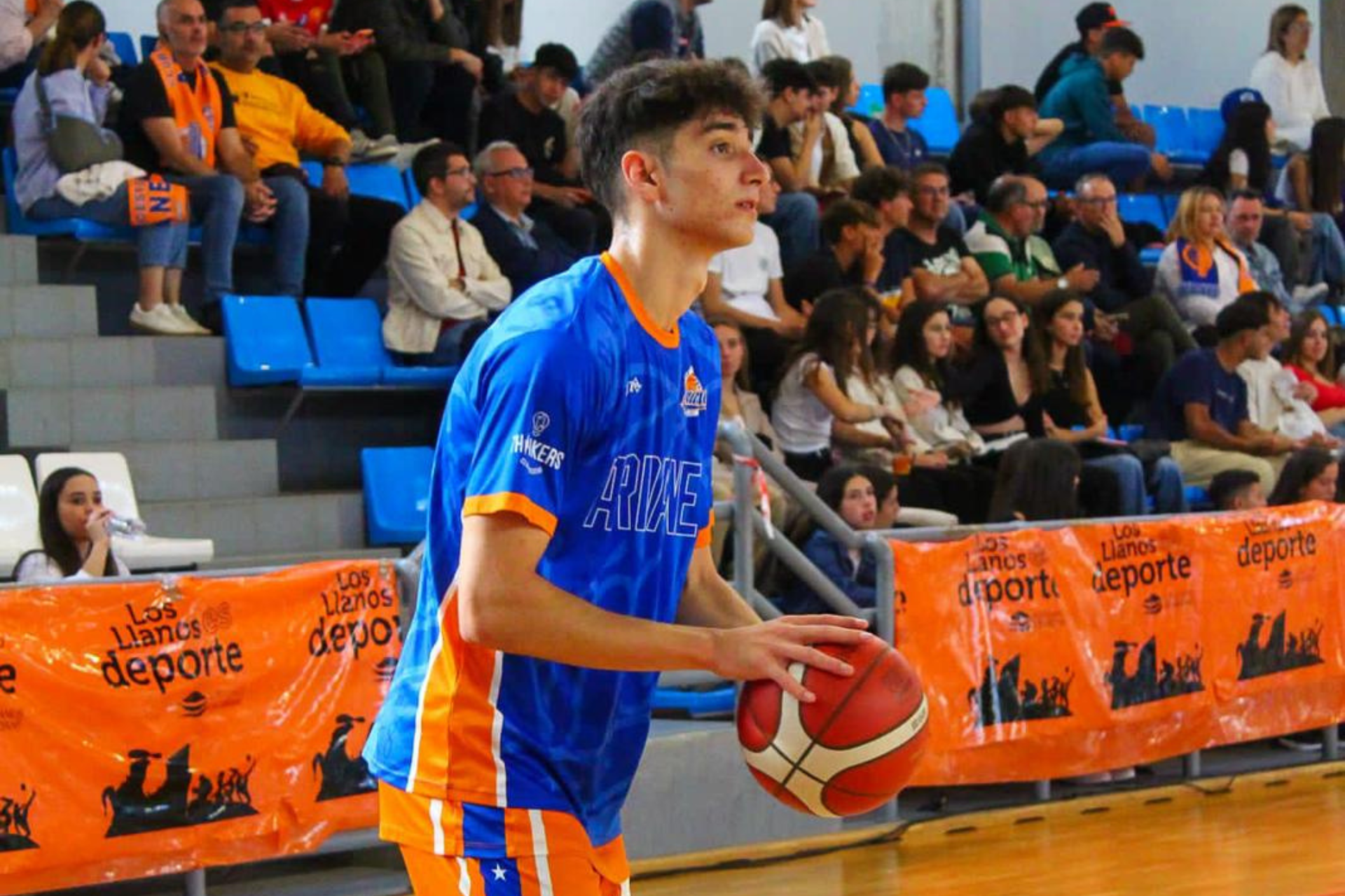  Gonzalo Orozco defendiendo los colores de CB Aridane la pasada temporada 2022-2023. 