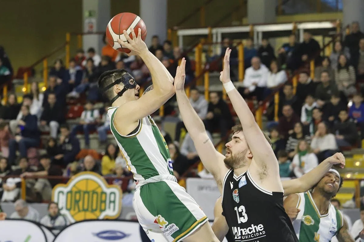 El Coto Córdoba descuenta otra jornada más para el Play Off Manu Varela por encima de su rival. Foto A.J. González. Diario de Córdoba.