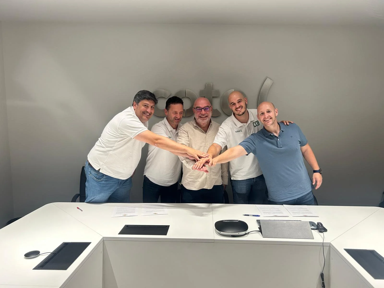  Renovación del staff en las oficinas de Coto, en Córdoba. 