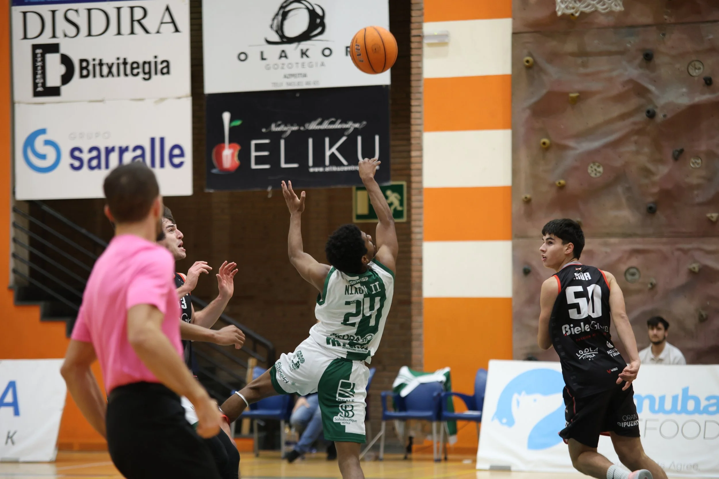 CCB PIERDE 81-72 EN AZPEITIA ANTE BIELE ISB 9X3A0216