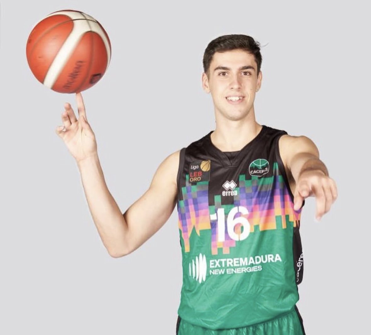 Pablo Sánchez ficha por CCB para incorporarse como un nuevo base para el equipo IMG 1168