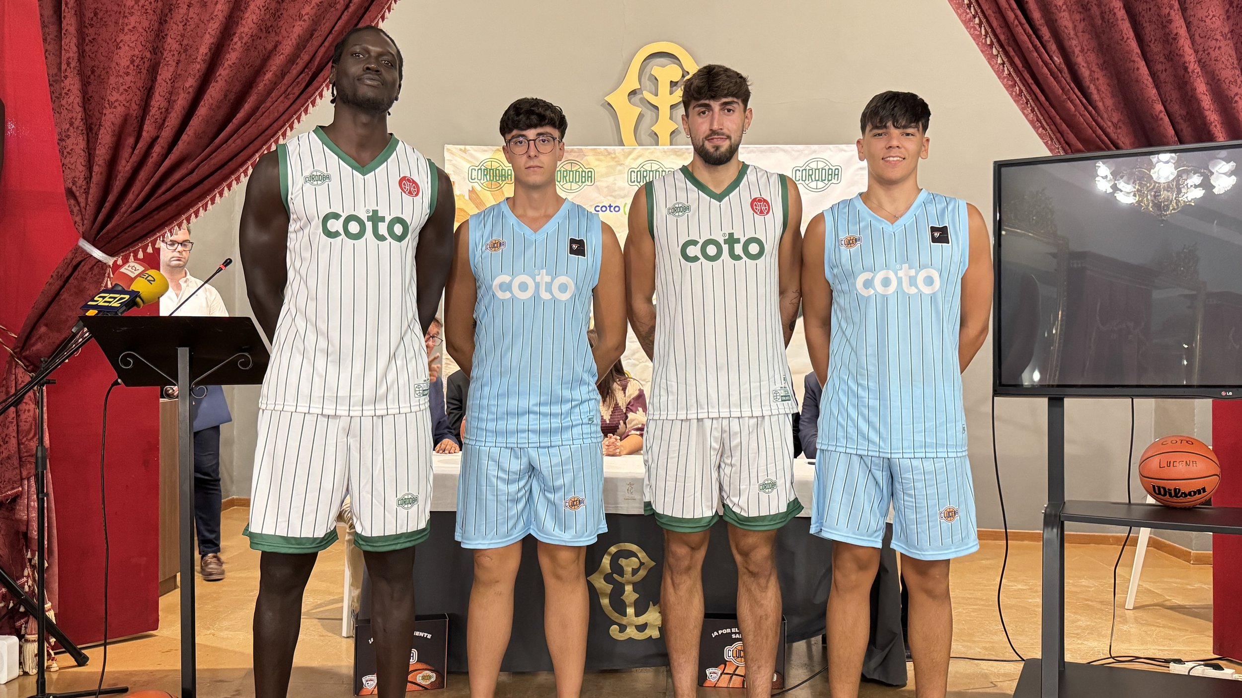 CCB PRESENTA SU NUEVA EQUIPACIÓN Y RUBRICA SU VÍNCULO LUCENTINO IMG 3033 1