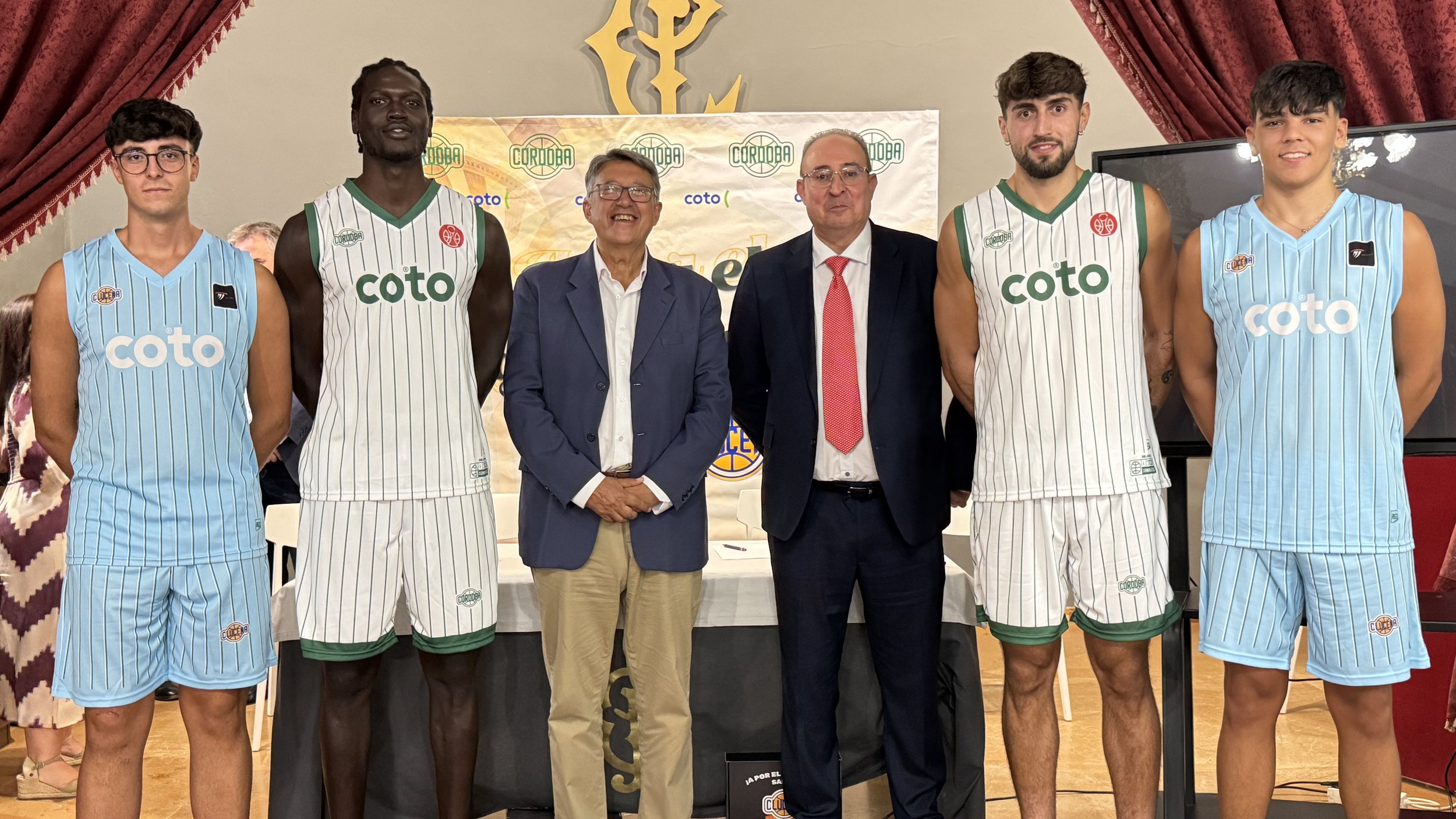 CCB PRESENTA SU NUEVA EQUIPACIÓN Y RUBRICA SU VÍNCULO LUCENTINO IMG 3042 1