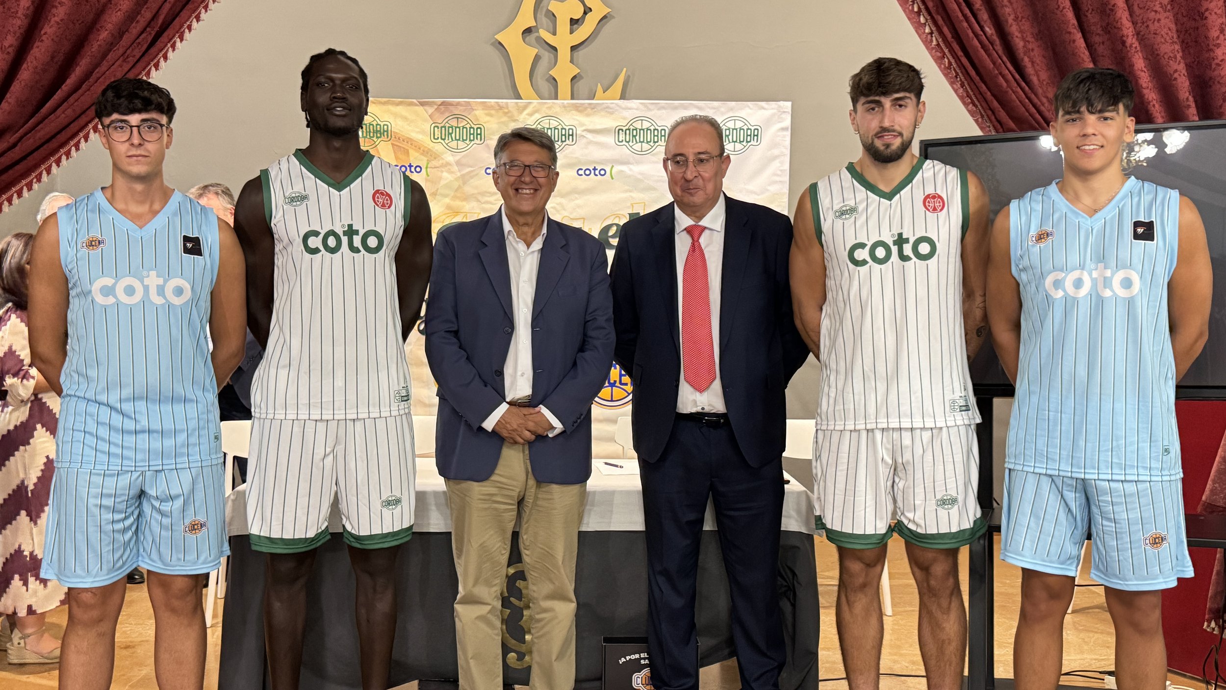 CCB PRESENTA SU NUEVA EQUIPACIÓN Y RUBRICA SU VÍNCULO LUCENTINO IMG 3044 1