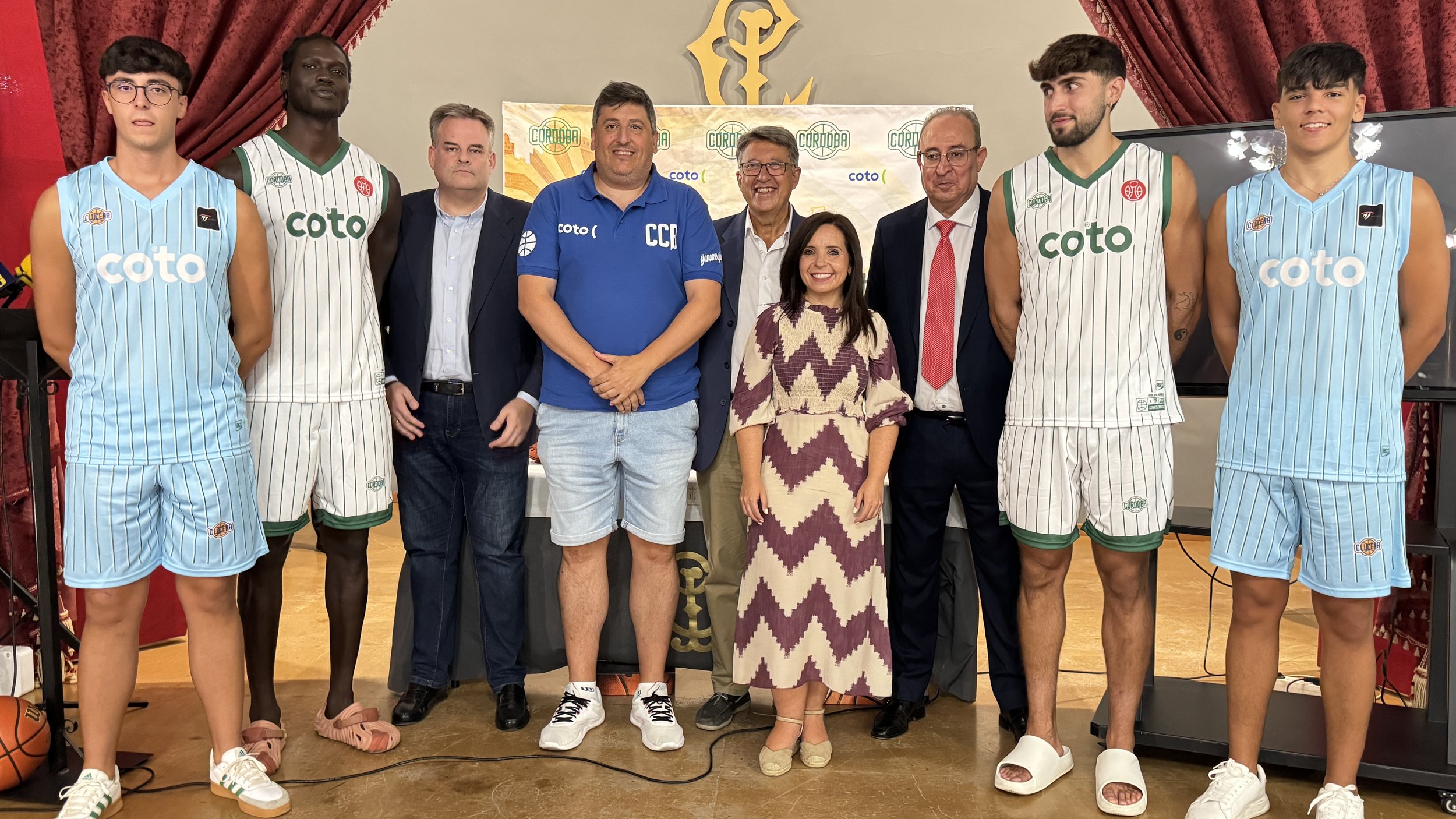 CCB PRESENTA SU NUEVA EQUIPACIÓN Y RUBRICA SU VÍNCULO LUCENTINO IMG 3047 1