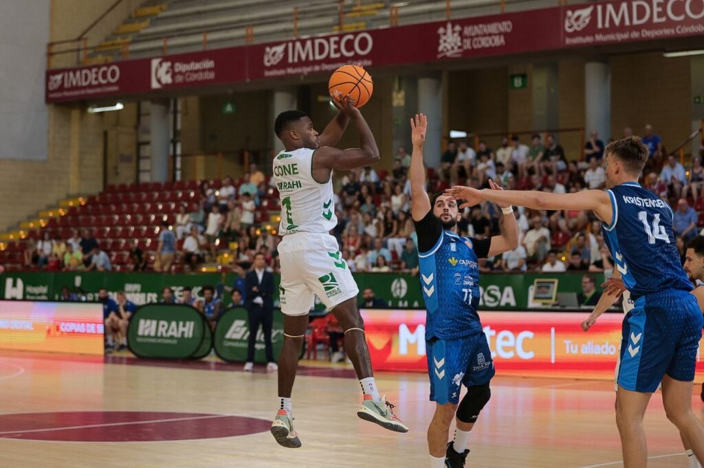 El Cajasol Coto Córdoba CB vence 72-57 en el debú en Primera FEB tras imponerse a CB Zamora en Vista Alegre 601adc9b F284 4636 8846 41971e51955d 1024x682